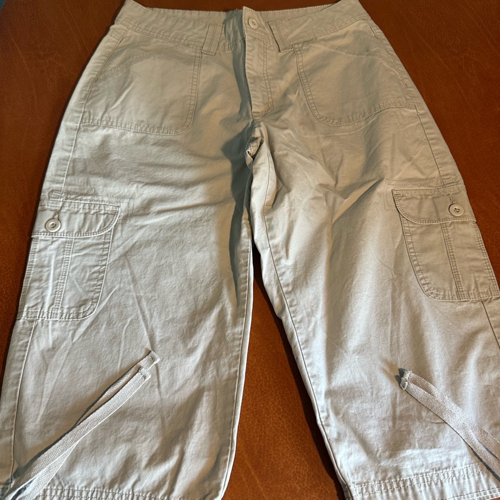 Rider by Lee cotton capris, cream color, 10, EUC
